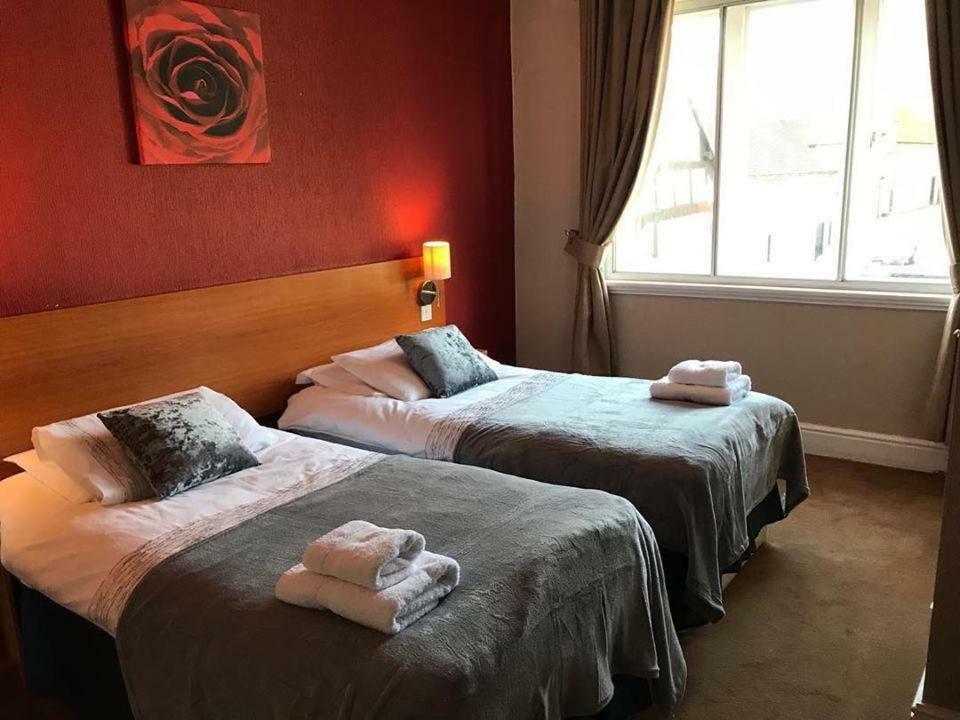 The Bear Inn Hodnet Buitenkant foto